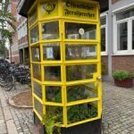 Bremen-oeffentlicher-Fernsprecher-im-Schnoorviertel-225x300-2.jpg