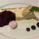 Hanseatic-Abendessen-6-Limetten-Parfait-schwarze-Johannisbeeren-Baiser-1-300x225-2.jpg