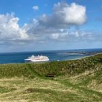 Helgoland-Hanseatic-Inspiration-auf-der-Wiese-225x300-2.jpg