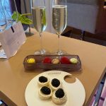 Kabine10-macarons-und-kaviar-haeppchen-768x1024-2.jpg