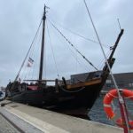 Wismar-Fregatte-im-Hafen-300x225-2.jpg