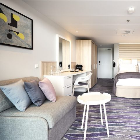 Motiv-49_ms7_Barrierefreie-Junior-Suite-Schlafzimmer_Std_A_811_HDR-scaled-e1726663792309.jpeg