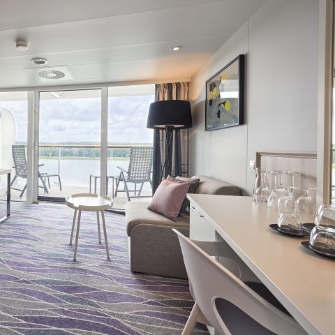 Motiv-49_ms7_Barrierefreie-Junior-Suite-Schlafzimmer_Std_B_882_HDR-scaled-e1726663816388.jpeg